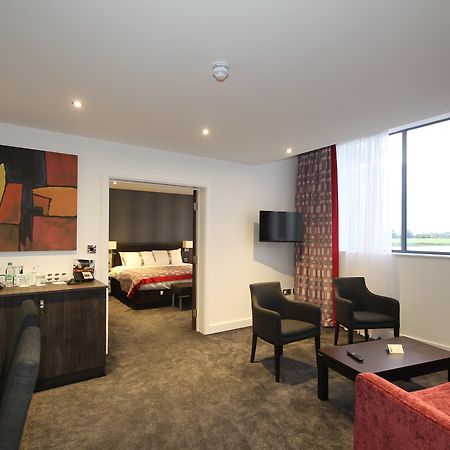 Holiday Inn Huntingdon Racecourse By Ihg Eksteriør billede
