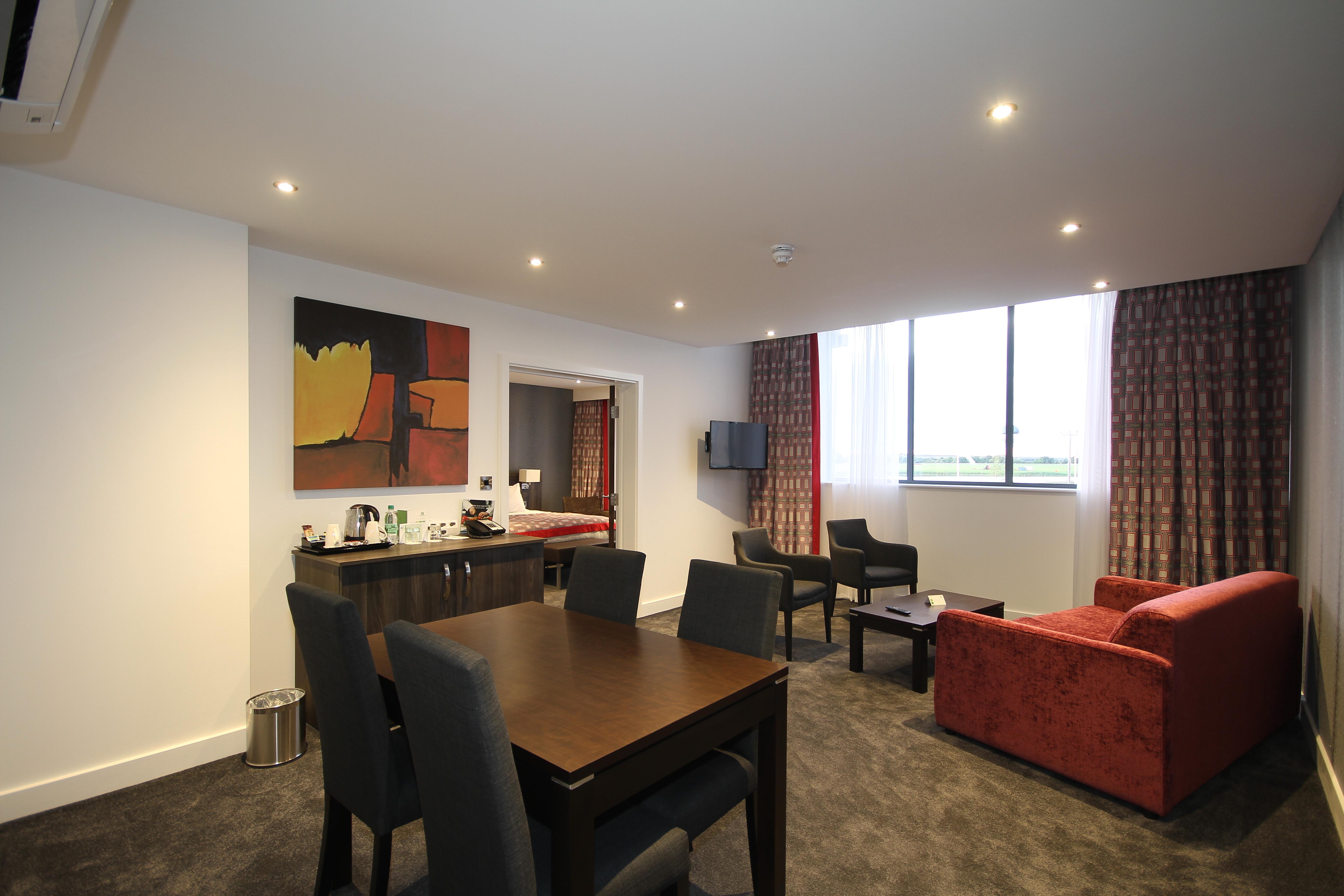 Holiday Inn Huntingdon Racecourse By Ihg Eksteriør billede