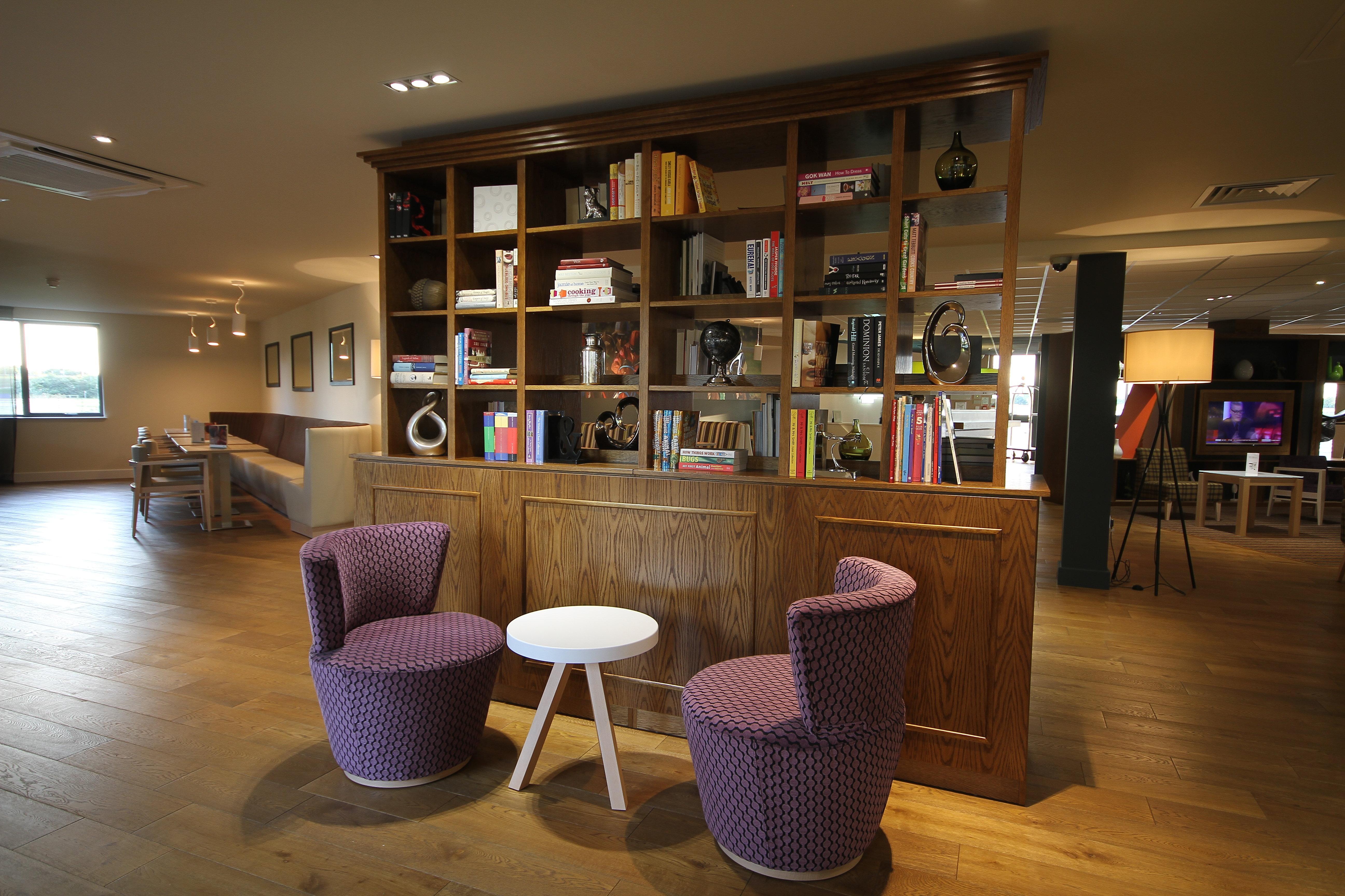 Holiday Inn Huntingdon Racecourse By Ihg Eksteriør billede