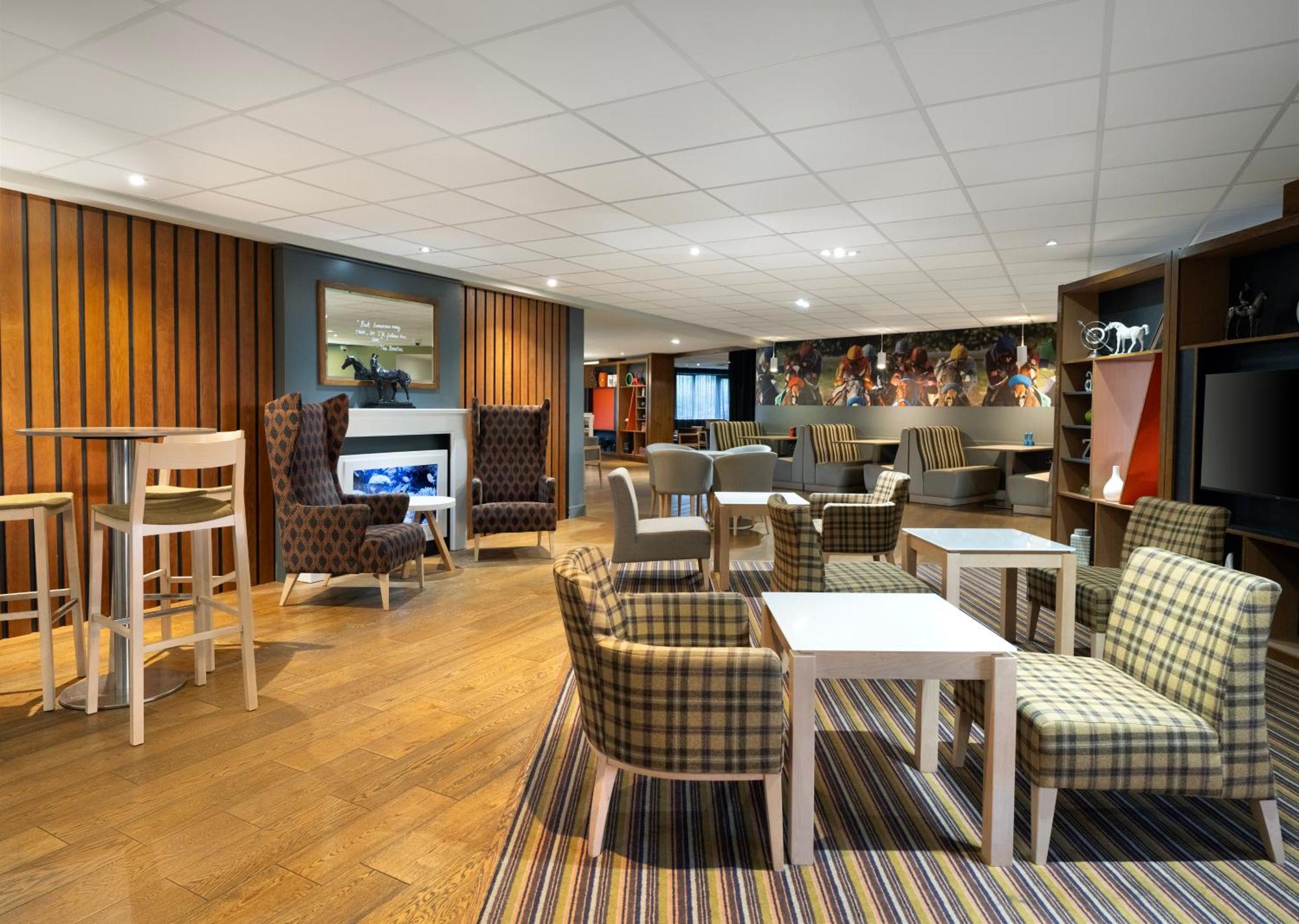 Holiday Inn Huntingdon Racecourse By Ihg Eksteriør billede