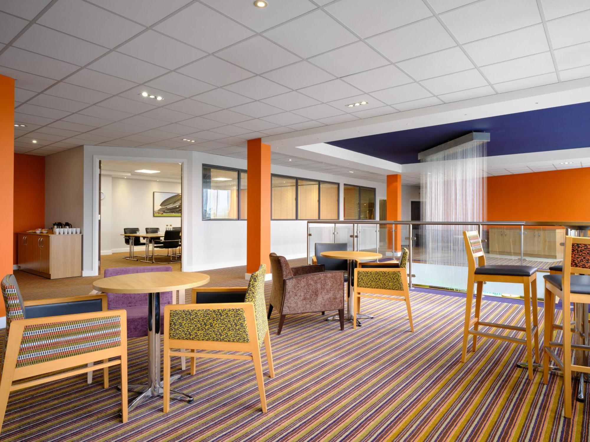 Holiday Inn Huntingdon Racecourse By Ihg Eksteriør billede