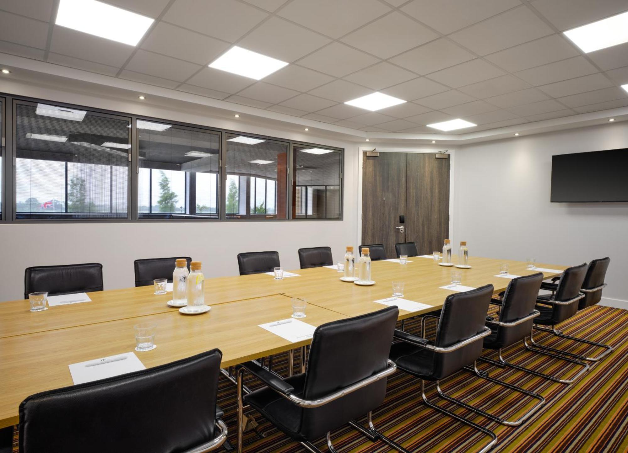 Holiday Inn Huntingdon Racecourse By Ihg Eksteriør billede