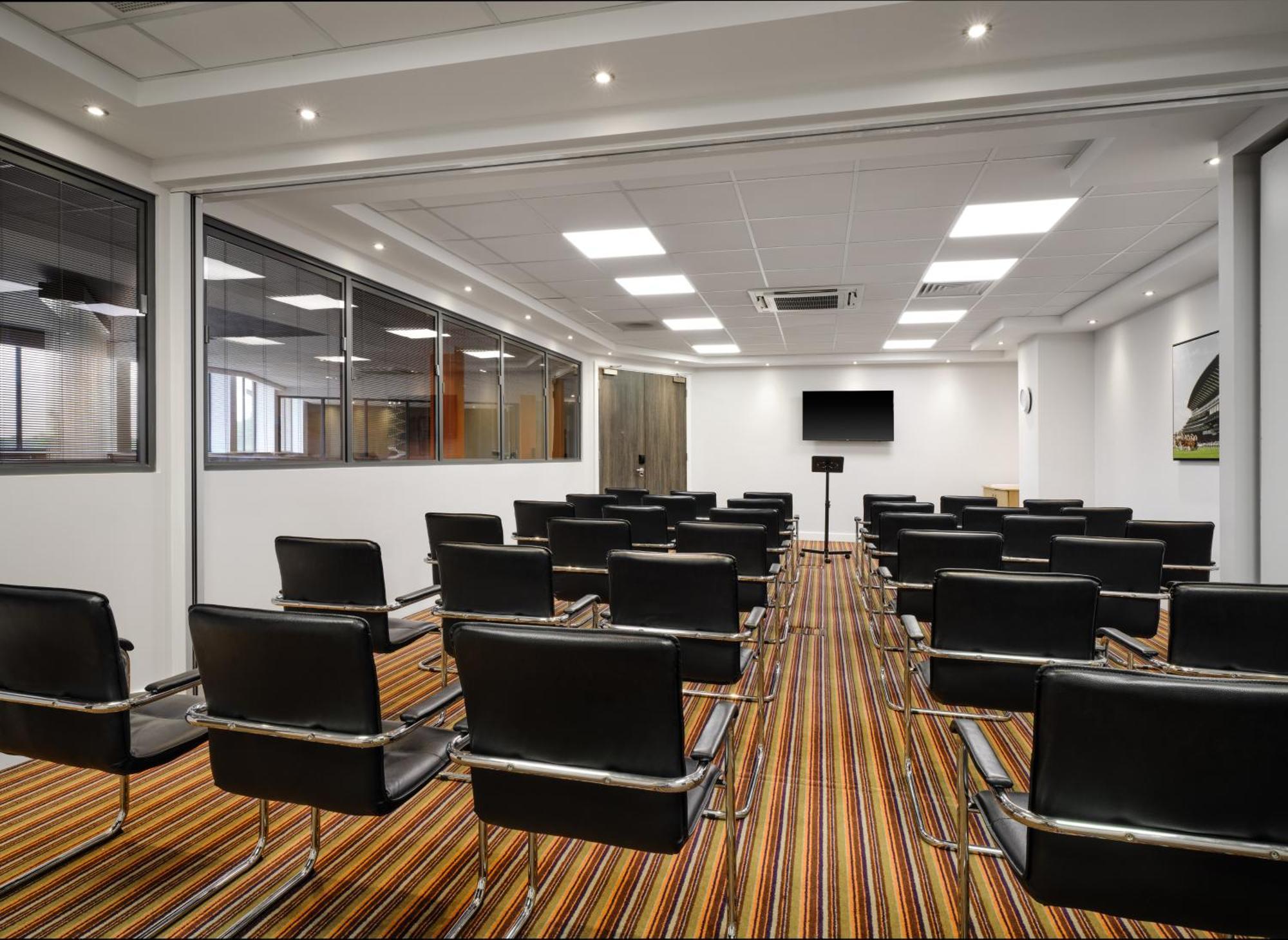 Holiday Inn Huntingdon Racecourse By Ihg Eksteriør billede