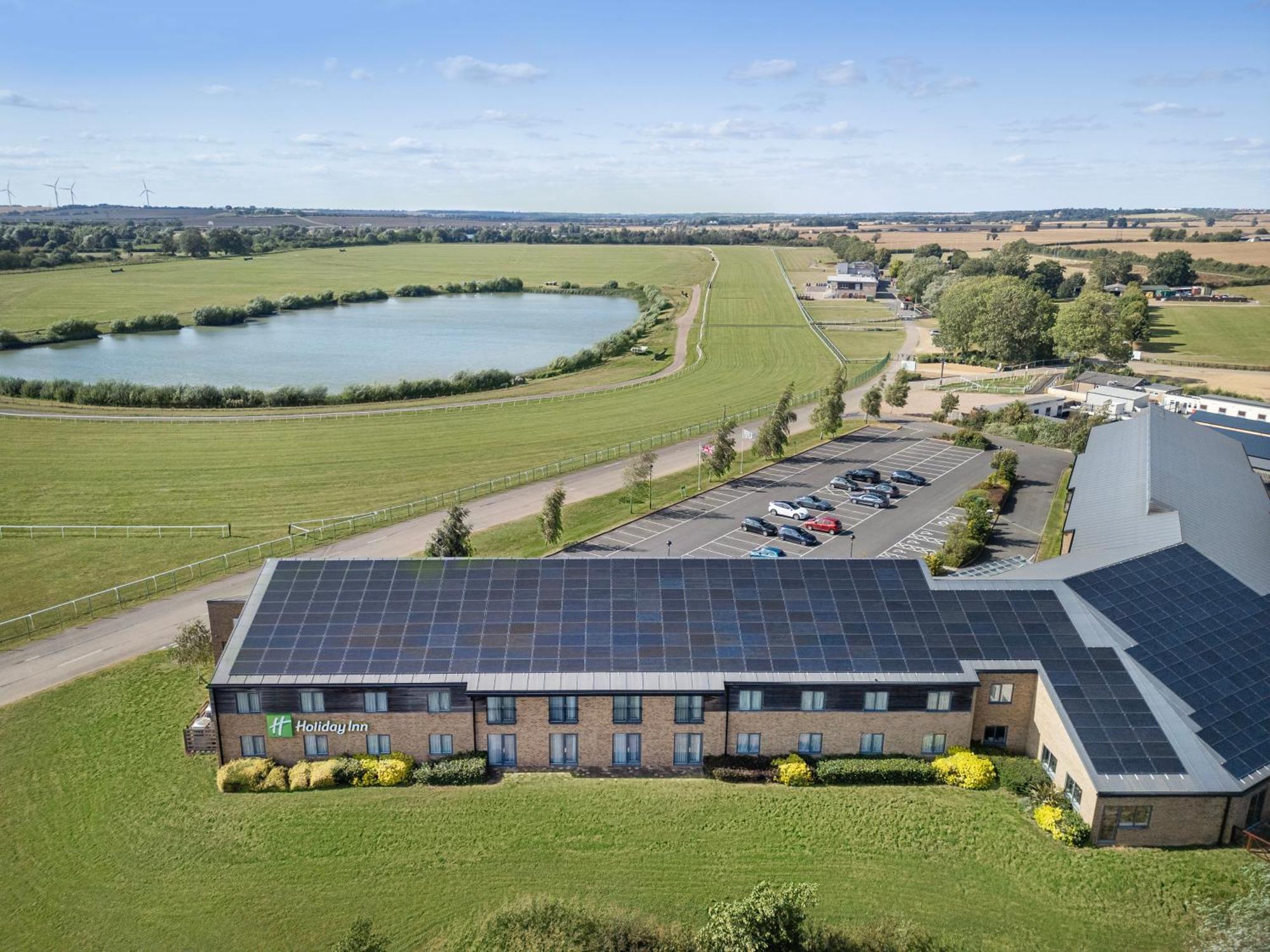 Holiday Inn Huntingdon Racecourse By Ihg Eksteriør billede